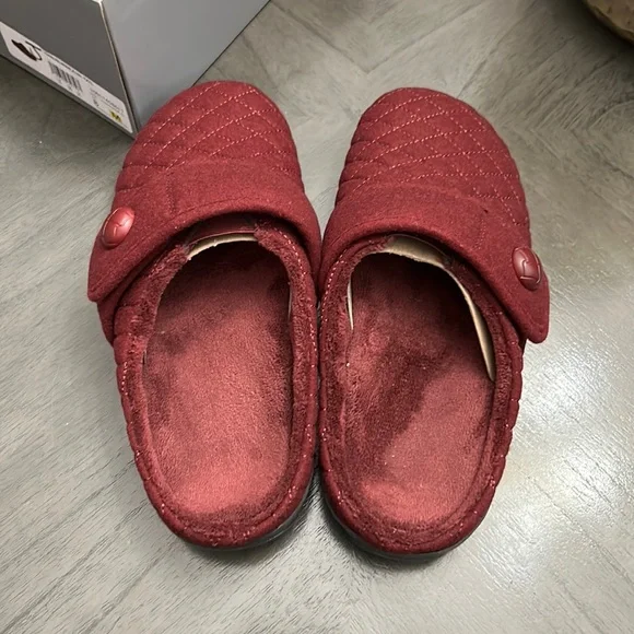 Vionic Carlin Flannel Wine - Picture 5 of 14